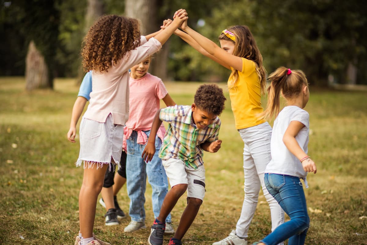 Enfant qui explore en toute sécurité